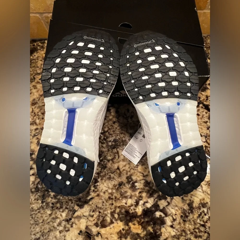 NWT Adidas Women’s 5.5/Youth 4 Ultraboost Sneaker